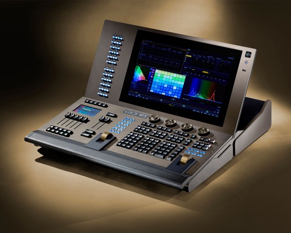 ETC launch their new and compact GIO @ 5 lighting console