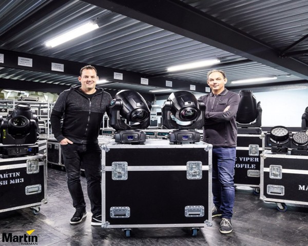 Dutch Rental Company expands its Martin Proffessional Range with the MAC Axiom Hybrid