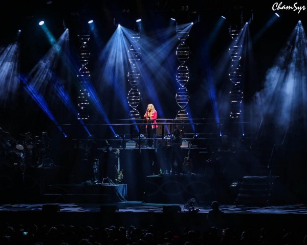 Anastacia on Tour with ChamSys MagicQ MQ500 Stadium