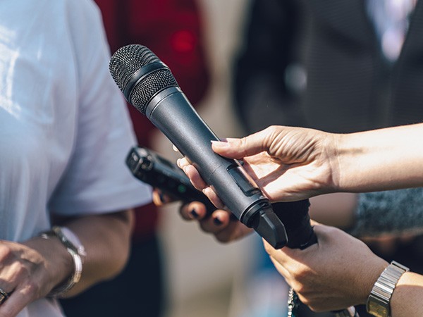 We distribute a healthy selection of professional handheld mics, reporter mics and portable audio recorders.