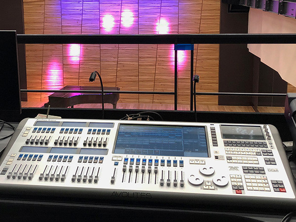 Avolites Titan Mobile Console