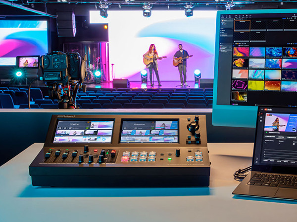 Roland Pro AV VR-400UHD 4K Streaming AV Mixer