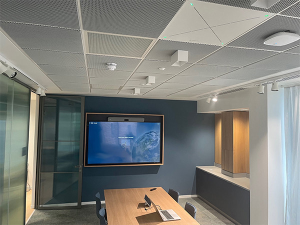 Searle Audio Elevates Office Meeting Rooms with Sennheiser's TeamConnect